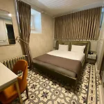 Отель Triada Bueyuekada