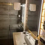 Отель Triada Bueyuekada