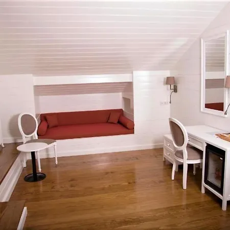 Triada Bueyuekada Hotell