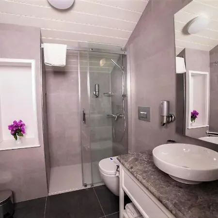 Otel Triada Büyükada 5*