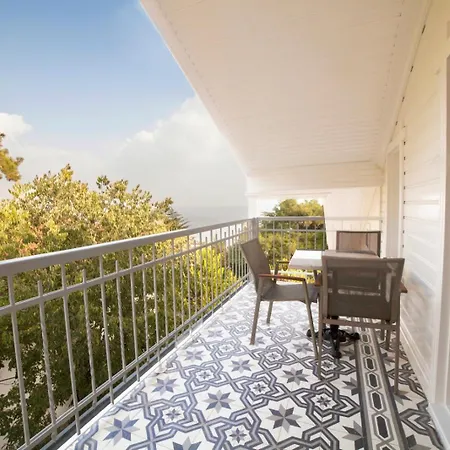 Triada Bueyuekada Hotell