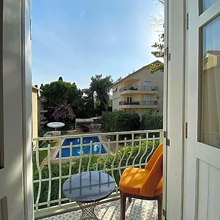 Hotel Triada Bueyuekada Adalar