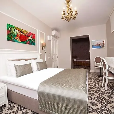 Triada Bueyuekada Hotel