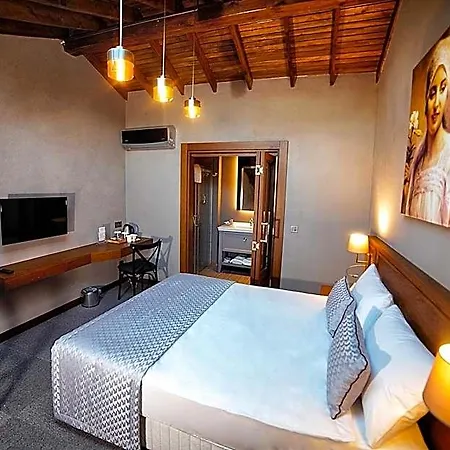 Triada Bueyuekada Hotel